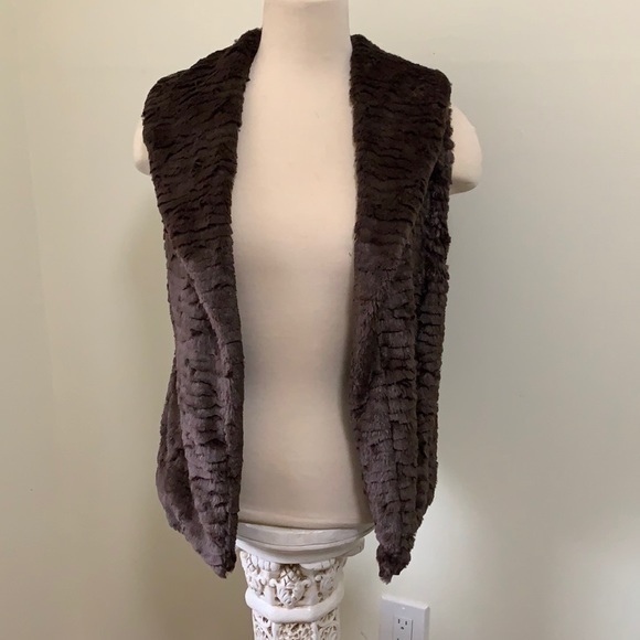 Me Jane four fur vest size Medium - Picture 2 of 5